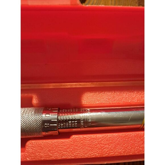 Pittsburgh 1/2" Drive Click Torque Wrench Reversible w/ Red Hard Case - Picture 3 of 6